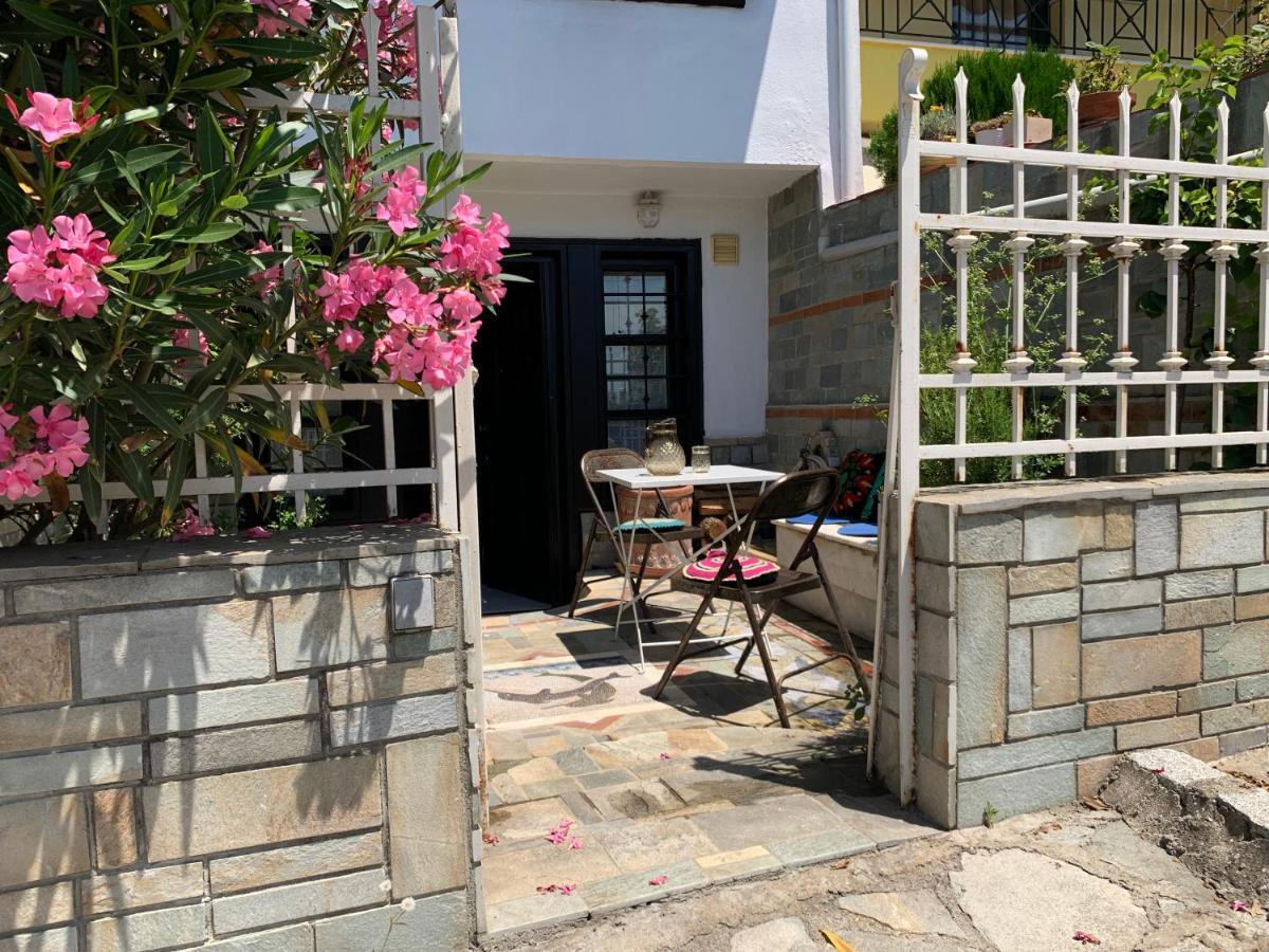 Gemuetliches Appartement In Ano Poli Солун Екстериор снимка