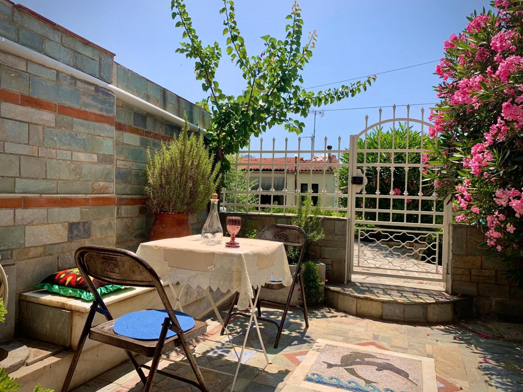 Gemuetliches Appartement In Ano Poli Солун Екстериор снимка